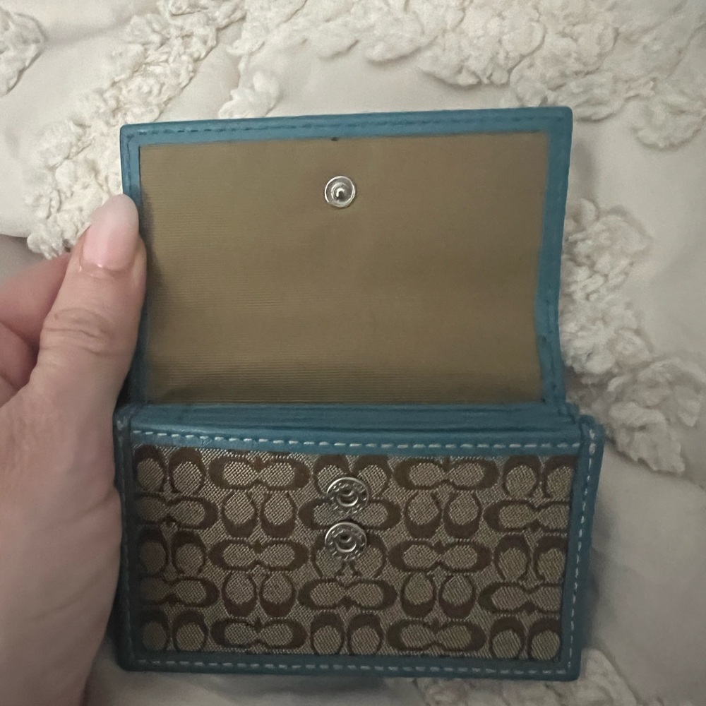 Coach Compact Snatch Wallet - Picture 5 of 6
